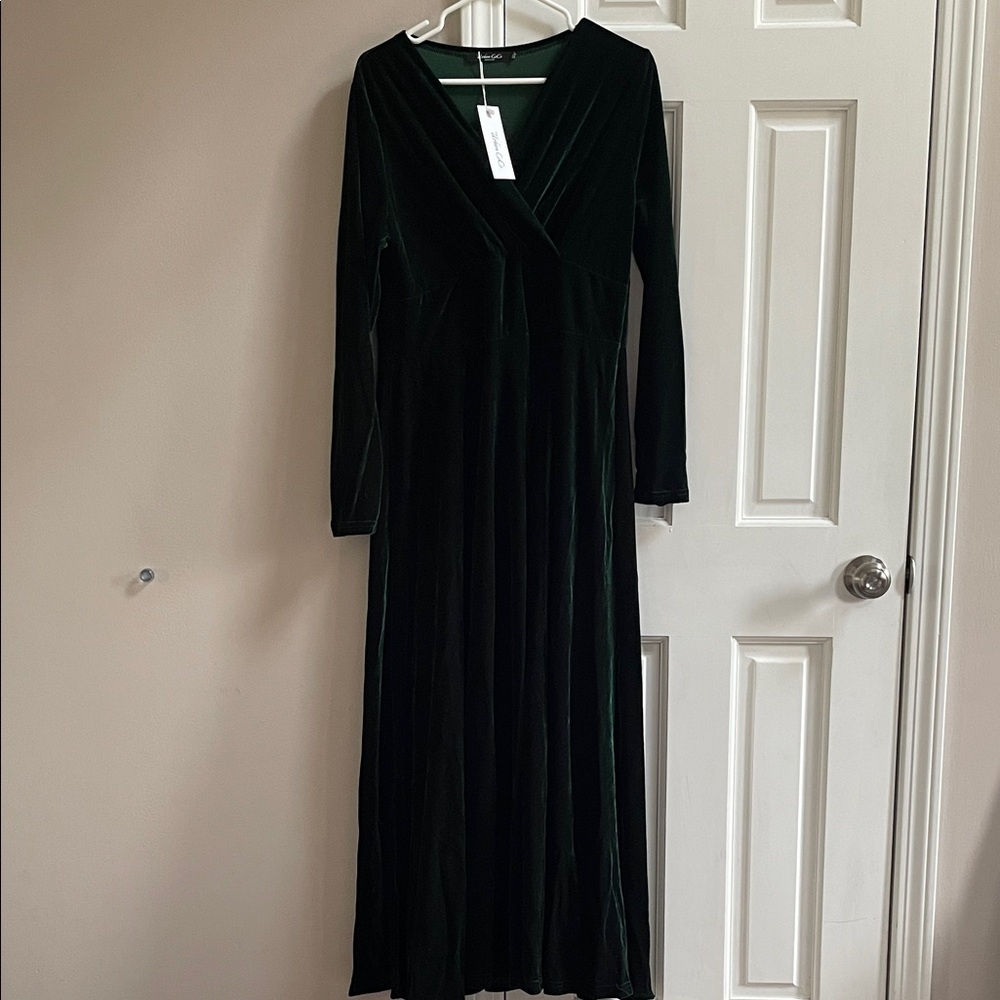 Elegant Velvet Green Dress